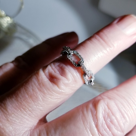 Silver crystal links ring "only 1-Very unique " - Picture 3 of 5